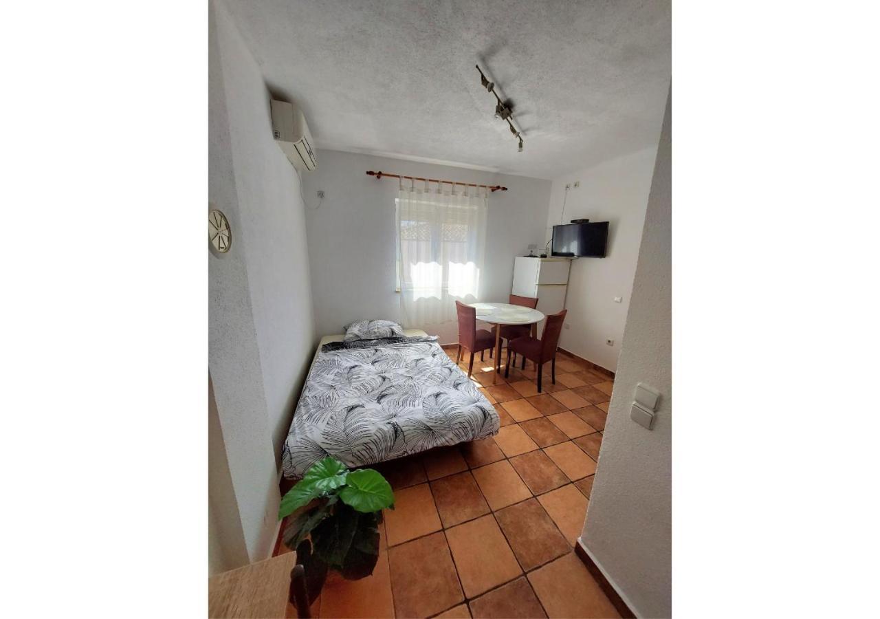 Dobric Apartman *
